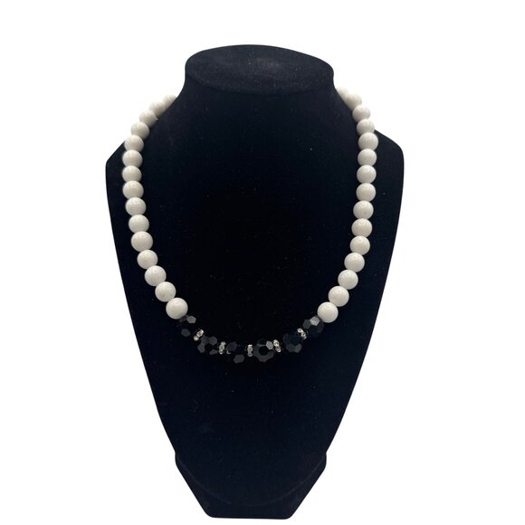 White Beaded Necklace Rhinestone Black Accents Adjustable Clasp Statement Jewelr - Picture 1 of 5